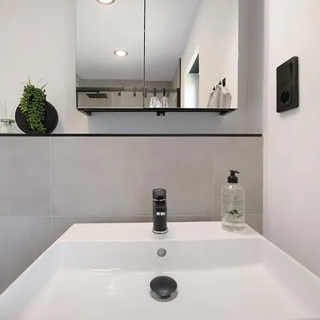 Apartment Design-apartment Mit Garten