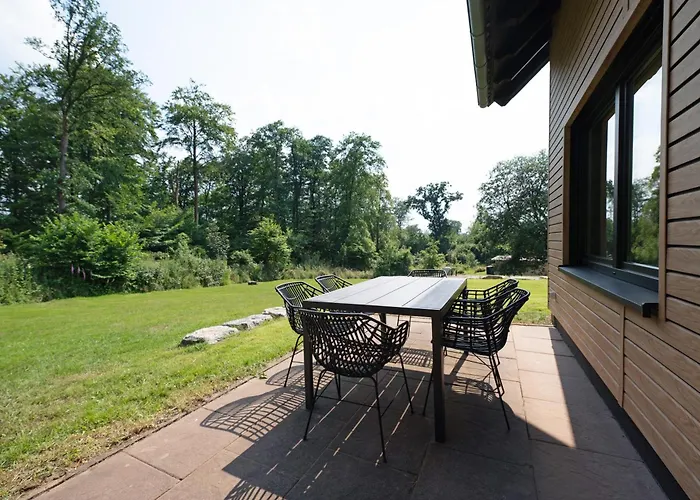 Design-apartment Mit Garten דירה