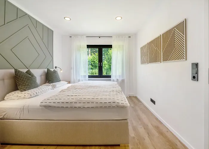 Design-apartment Mit Garten דירה